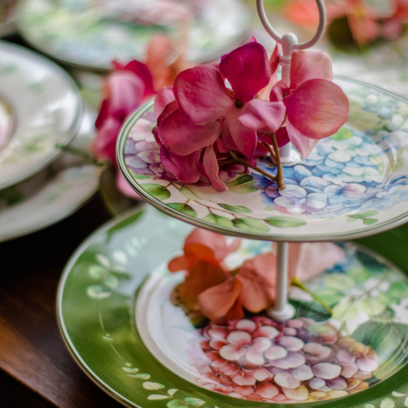 La vajilla de porcelana que nos llegó hace unos días nos tiene rendida a sus pies😍

𝐄𝐬 𝐮𝐧 𝐣𝐮𝐞𝐠𝐨 𝐝𝐞 𝐦𝐞𝐬𝐚 𝐝𝐞 𝐩𝐨𝐫𝐜𝐞𝐥𝐚𝐧𝐚 𝐝𝐞 𝟏𝟖 𝐩𝐢𝐞𝐳𝐚𝐬, 𝐜𝐨𝐧 𝐩𝐥𝐚𝐭𝐨𝐬 𝐥𝐥𝐚𝐧𝐨𝐬, 𝐡𝐨𝐧𝐝𝐨𝐬 𝐲 𝐩𝐥𝐚𝐭𝐢𝐥𝐥𝐨𝐬.

🟡¡También disponible en tienda el catálogo completo!