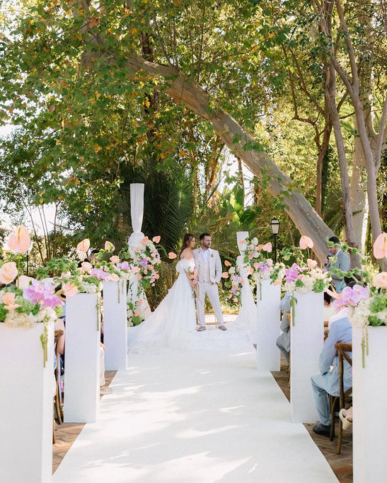 Hay bodas que se preparan… y otras que se sienten desde el primer momento♥

@benditojuanphotography
@tinglaoeventoscreativos
@sophie_mitchl
@haciendadelalamo
_______________________________________
Floristería para bodas
Floristería en Fuengirola
Floristería para bodas en Málaga